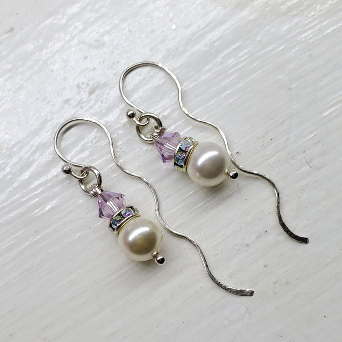Ergonomic Crystal Pearl Wavy Ear Threaders