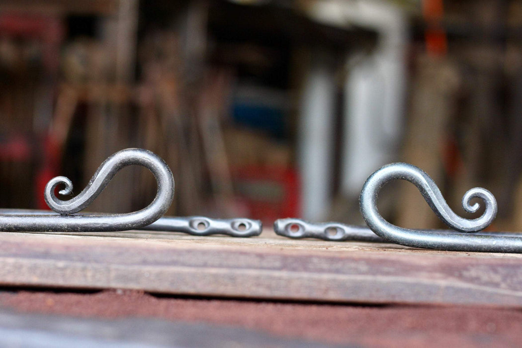 Curtain Tie Back - Reverse Scroll