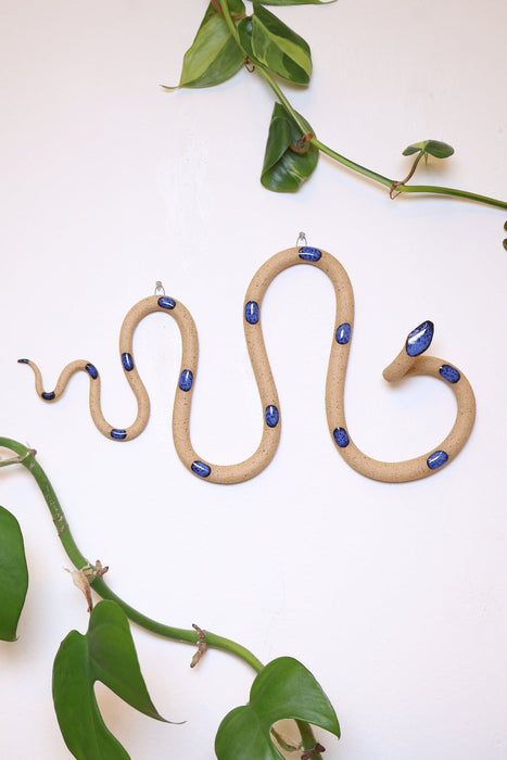 Horizontal Wall Snake