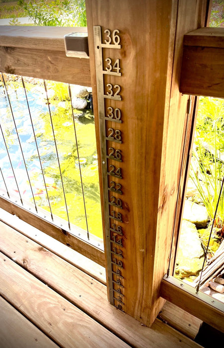 Large Post-Mounted Metal Snow Gauge